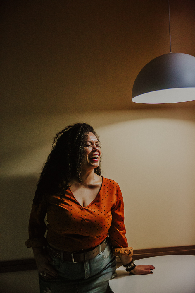 ensaio corporativo, girl boss, cotidiano poesia, fotografia afetiva, fotos de mulheres, fotos femininas, arquiteta rj, design de interiores rj, copacabana aluguel temporada airbnb, fotografia corporativa, ensaio profissional, flavia zappa home studio