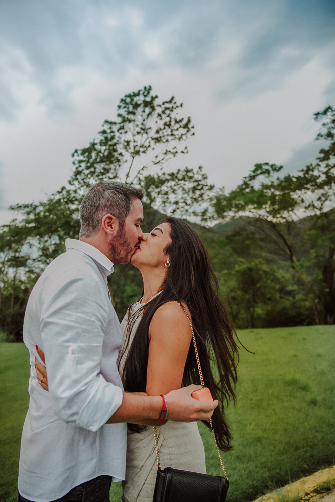 fotografia de pedido de casamento, mirante dona marta, pedido de casamento no rio de janeiro, fotógrafo de casamentos no rj, surpresa de casamento no mirante, fotografia afetiva no dona marta, local para pedidos de casamento, ensaio de casal no dona marta