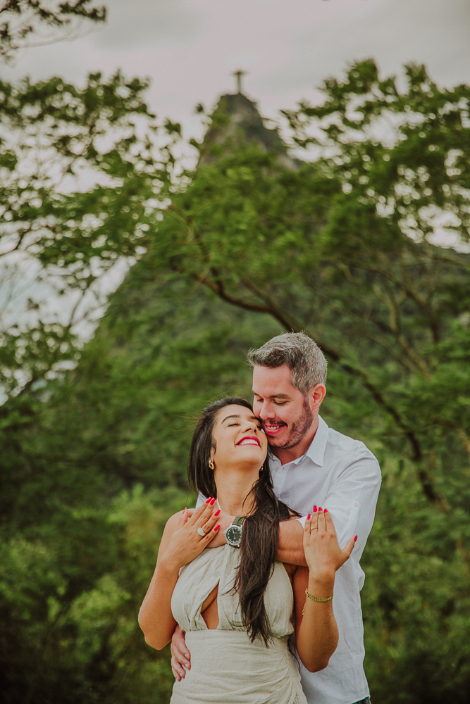 fotografia de pedido de casamento, mirante dona marta, pedido de casamento no rio de janeiro, fotógrafo de casamentos no rj, surpresa de casamento no mirante, fotografia afetiva no dona marta, local para pedidos de casamento, ensaio de casal no dona marta