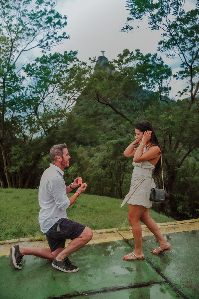 fotografia de pedido de casamento, mirante dona marta, pedido de casamento no rio de janeiro, fotógrafo de casamentos no rj, surpresa de casamento no mirante, fotografia afetiva no dona marta, local para pedidos de casamento, ensaio de casal no dona marta
