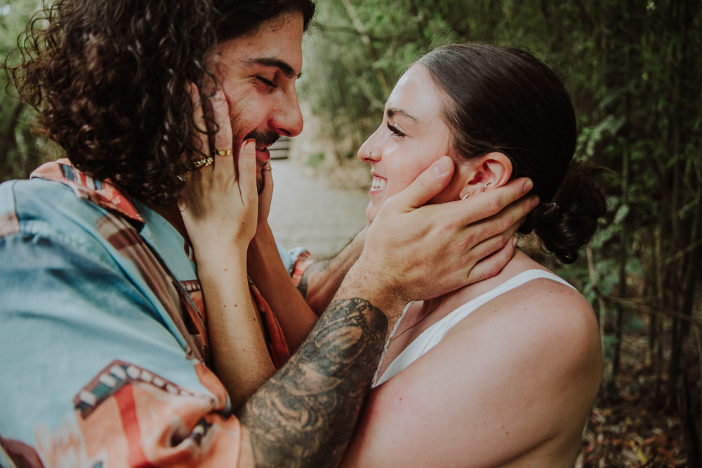 
Bride gets emotional with surprise marriage proposal at Dona Marta viewpoint, one of the most beautiful places in the city of Rio de Janeiro, which has views of Cristo Redentor and Sugar Loaf, engagement ring, wedding ring RJ, ensaio de casal rj