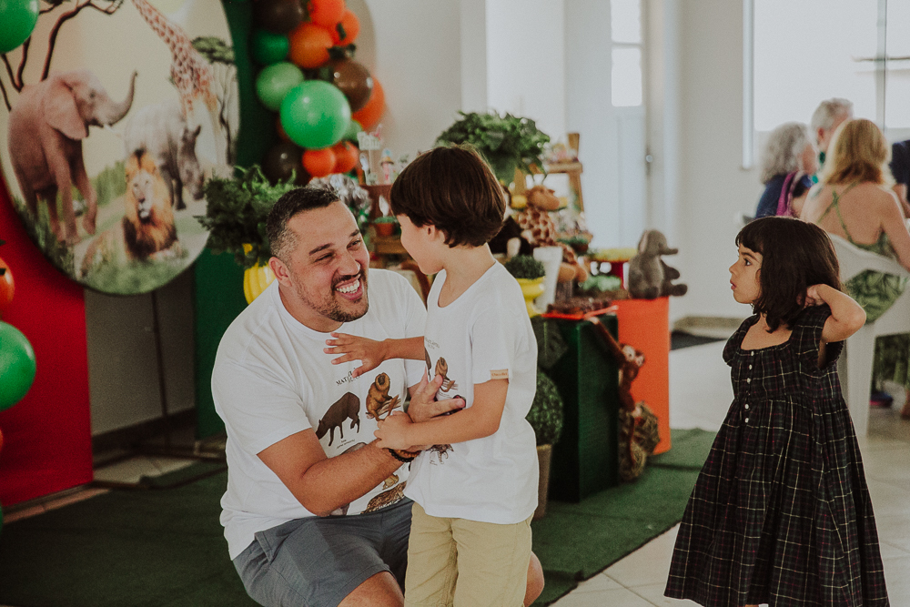 fotografia de festa infantil rio de janeiro, festa infantil em botafogo rj, ensaio de familia rj, festa festa de menino, decoracao ecologia, decoracao de festa infantil, decoracao de festas arara canindé, diversao inclusiva, clack boom animacao