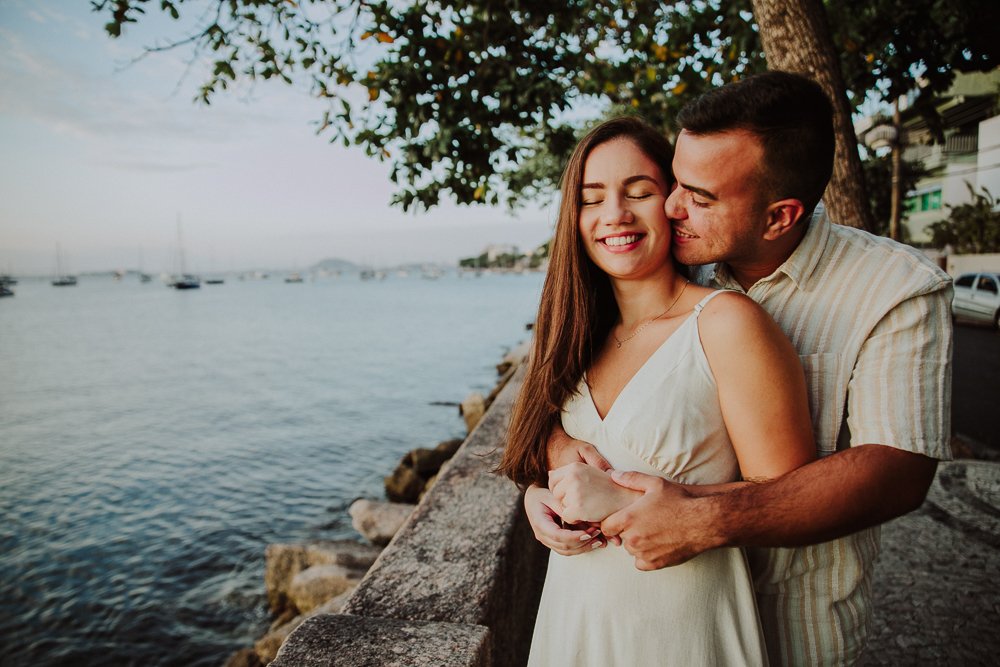 Marriage Proposal Photography, photography for tourists, fotografia de pedido de casamento rio de janeiro rj, pedido de casamento na mureta da urca rio de janeiro, pedido de casamento na praia por do sol,  ideias para pedido de casamento, alianca noivado