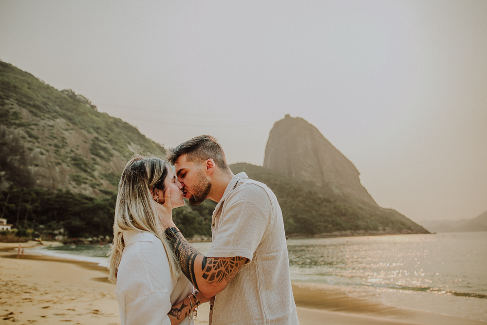 Marriage Proposal Photography sugar loaf, photography for tourists, fotografia de pedido de casamento rio de janeiro rj, pedido de casamento pao de acucar rio de janeiro, pedido de casamento na praia,  ideias para pedido de casamento, alianca noivado