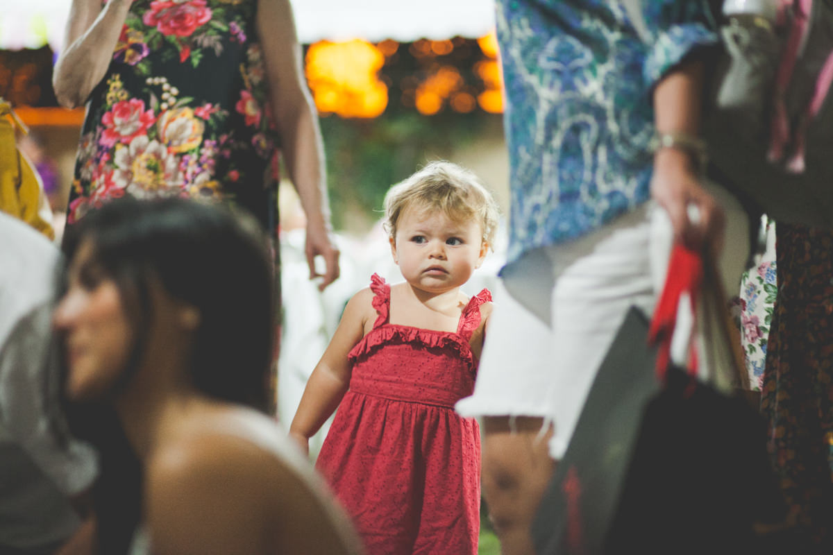 Fotografia Afetiva com Aline Lelles e Rodrigo Wittitz, Fotógrafo de Família, Fotografia de Festa Infantil, Fotógrafo de Festa Infantil Rio de Janeiro, Festa Infantil RJ, Fotografia Lifestyle, Criança correndo no quintal da vovó, Flora brincando