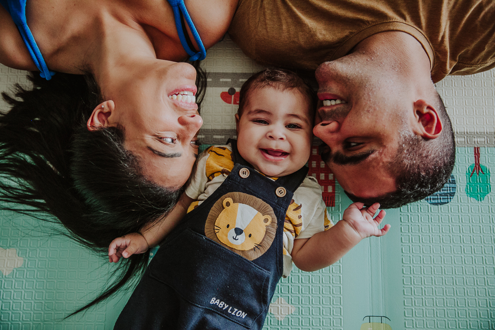 ensaio fotográfico bebê Rio de Janeiro, acompanhamento fotográfico bebê, fotos newborn, fotografia de bebê Rio, ensaio fotográfico infantil, fotos de bebês, fotografia afetiva, sessão de fotos bebê, fotos de crescimento infantil, fotografia de família RJ