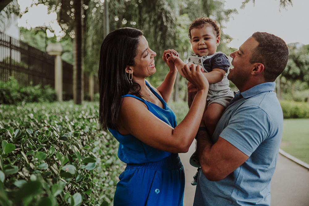 ensaio fotográfico bebê Rio de Janeiro, acompanhamento fotográfico bebê, fotos newborn, fotografia de bebê Rio, ensaio fotográfico infantil, fotos de bebês, fotografia afetiva, sessão de fotos bebê, fotos de crescimento infantil, fotos de família RJ