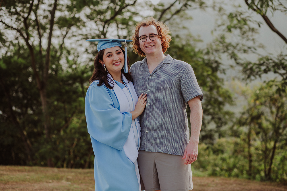 fotos de formatura no Rio de Janeiro, retrato formanda, Mirante Dona Marta, fotos de formatura Rio, formatura Relações Internacionais, formatura Português, formatura Linguística, fotografia de formatura, retratos formandos RJ.