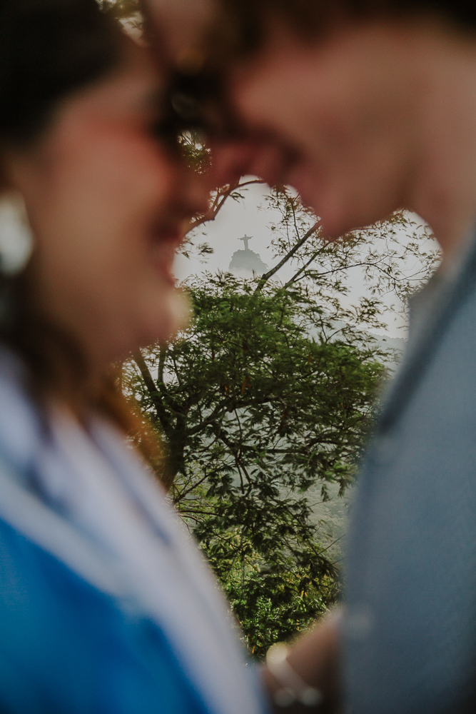 fotos de formatura no Rio de Janeiro, retrato formanda, Mirante Dona Marta, fotos de formatura Rio, formatura Relações Internacionais, formatura Português, formatura Linguística, fotografia de formatura, retratos formandos RJ.
