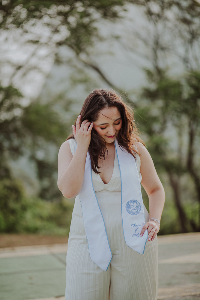 fotos de formatura no Rio de Janeiro, retrato formanda, Mirante Dona Marta, fotos de formatura Rio, formatura Relações Internacionais, formatura Português, formatura Linguística, fotografia de formatura, retratos formandos RJ.