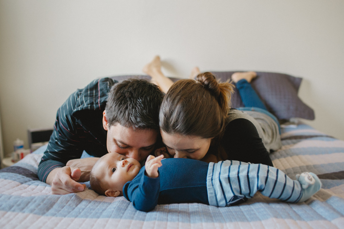 Studio de photographie de Aline Affective Lelles et Rodrigo Wittitz, Photographe nouveau-né naturel, photo de famille, les bébés Séance de suivi, Little David trois mois que ma maman et papa