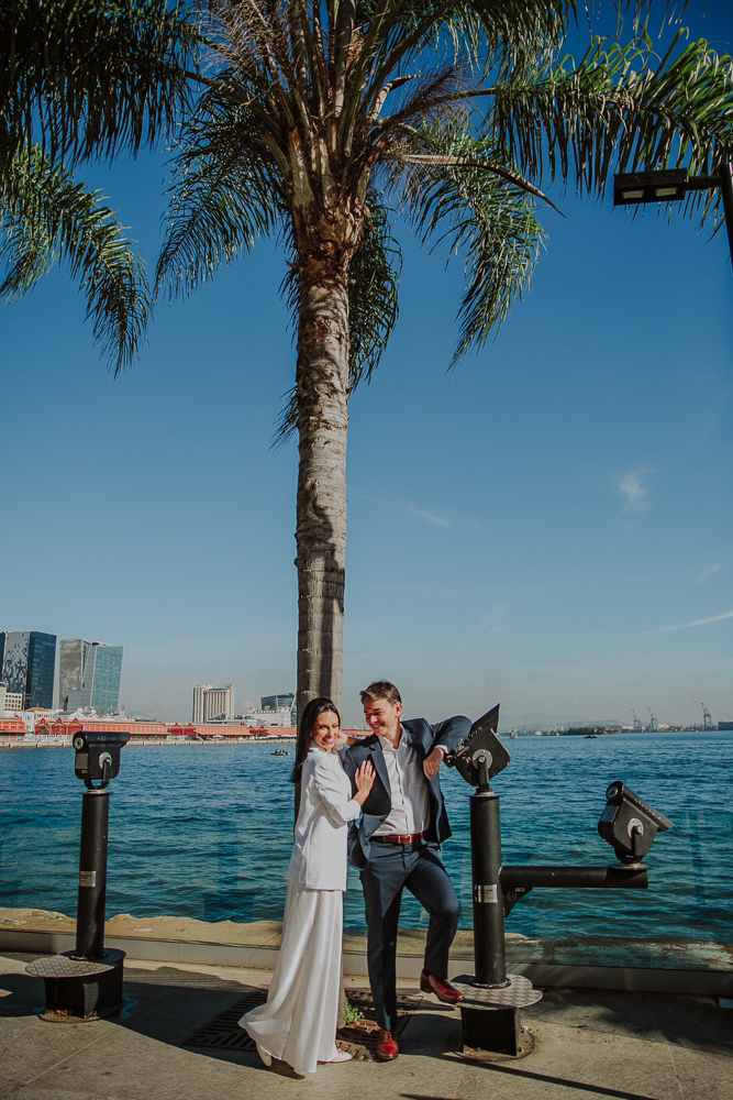 ensaio de casal pre wedding no rio de janeiro, ensaio de casal museu do amanha, ensaio de casal mureta da urca, onde fotografar ensaio de casal no rio de janeiro, fotografia de casal rj, fotografia intimista, a intimidade do casal, ensaio fotografico rj