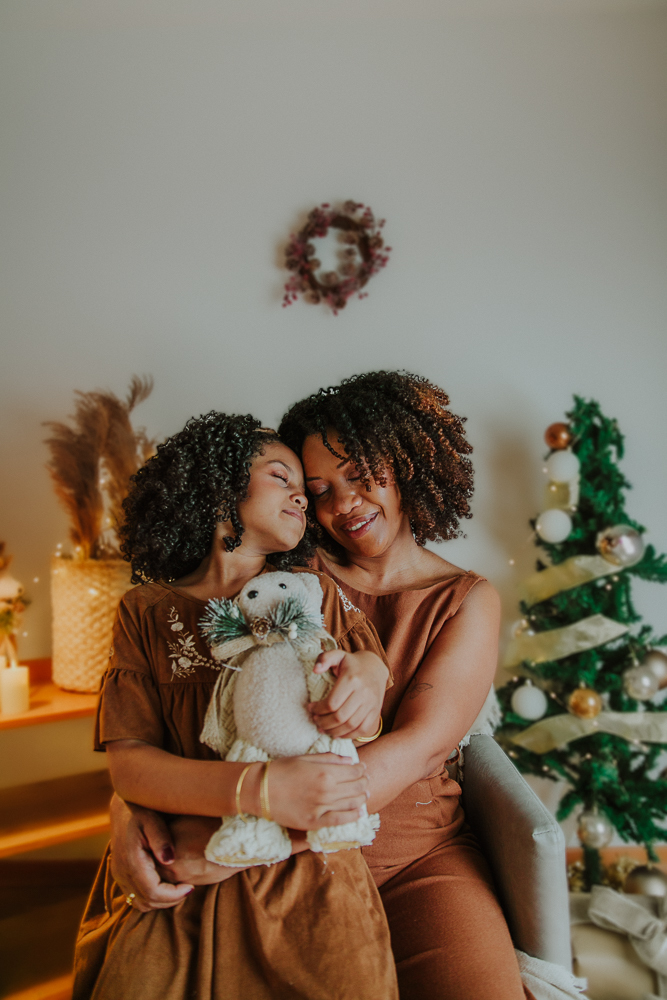 ensaio Natal em Botafogo RJ, fotografia de família Natal RJ, estúdio fotográfico em Botafogo, sessão de fotos de Natal no Rio, ensaio fotográfico afetivo RJ, Aline Lelles fotografia afetiva, sessão natalina Rio de Janeiro, estúdio fotografia Zona Sul RJ