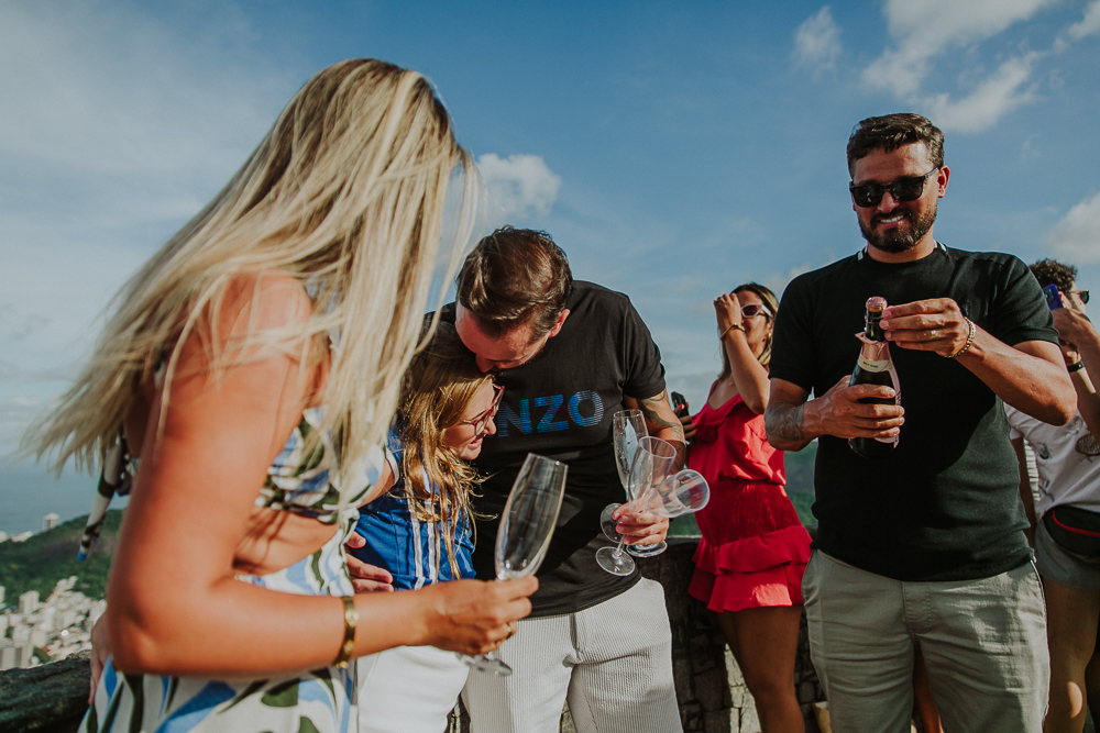 fotografia de pedido de casamento rio de janeiro rj, local pedido de casamento rj, fotografia de casal, pedido de casamento mureta da urca rj, marriage proposal photography mirante dona marta, pedido de casamento intimista, pedido de casamento romantico