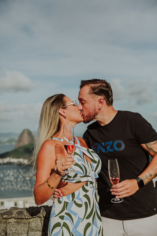 fotografia de pedido de casamento rio de janeiro rj, local pedido de casamento rj, fotografia de casal, pedido de casamento mureta da urca rj, marriage proposal photography mirante dona marta, pedido de casamento intimista, pedido de casamento romantico