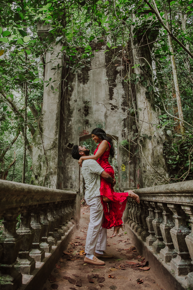 couple photography Rio de Janeiro, Rio couple photoshoot, engagement photographer Rio, proposal photography Brazil, pre wedding Rio, honeymoon photos Rio, romantic photos Rio, Parque Lage photoshoot, Rio photographer, couple session Brazil, aline lelles