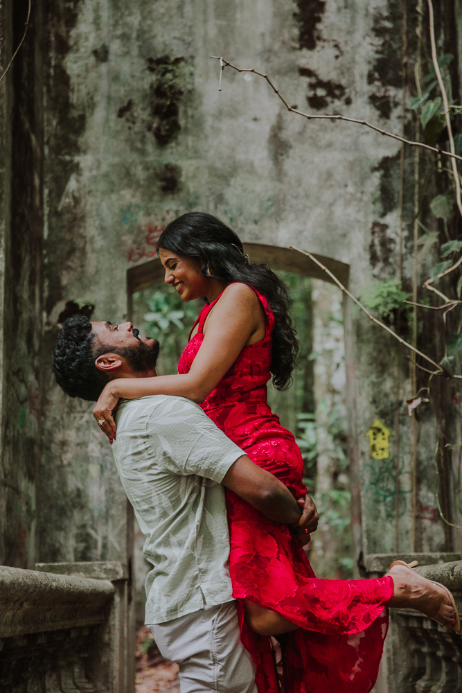 couple photography Rio de Janeiro, Rio couple photoshoot, engagement photographer Rio, proposal photography Brazil, pre wedding Rio, honeymoon photos Rio, romantic photos Rio, Parque Lage photoshoot, Rio photographer, couple session Brazil, aline lelles