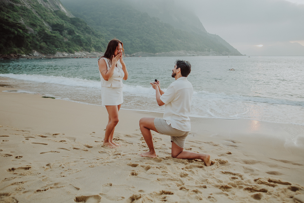 Marriage Proposal Photography, photography for tourists, fotografia de pedido de casamento rio de janeiro rj, pedido de casamento na praia vermelha rio de janeiro, pedido de casamento na praia,  ideias para pedido de casamento, alianca noivado