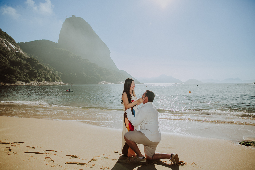 Marriage Proposal Photography, photography for tourists, fotografia de pedido de casamento rio de janeiro rj, pedido de casamento na praia vermelha rio de janeiro, pedido de casamento na praia,  ideias para pedido de casamento, alianca noivado