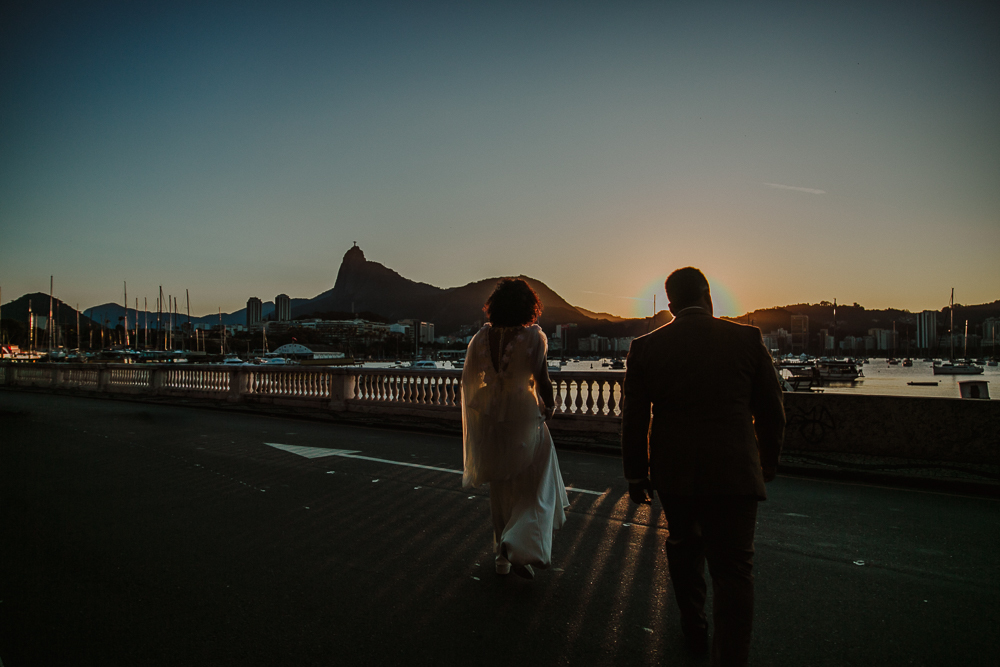 Pôr do sol na Urca em ensaio pós-wedding no Rio de Janeiro.