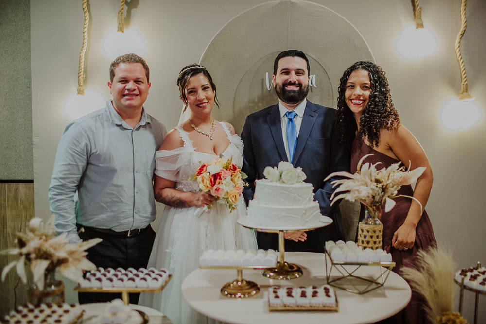 Festa de Casamento após o Sacramento do Matrimônio em casamento católico no Grajaú, Rio de Janeiro. Fotografia de casamento por Aline Lelles do Atelier Fotografia Afetiva