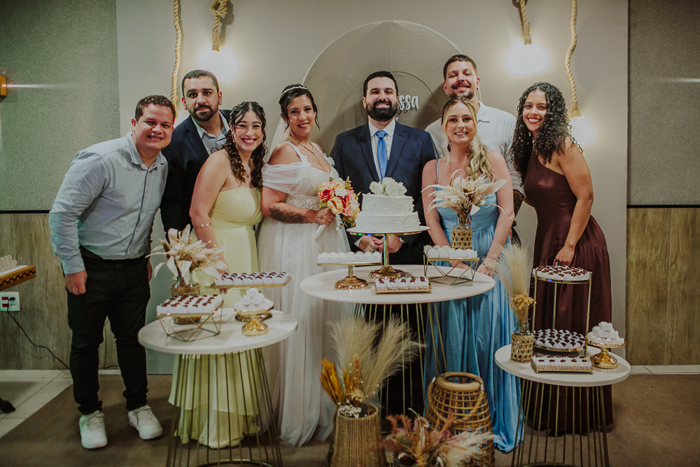 Festa de Casamento após o Sacramento do Matrimônio em casamento católico no Grajaú, Rio de Janeiro. Fotografia de casamento por Aline Lelles do Atelier Fotografia Afetiva