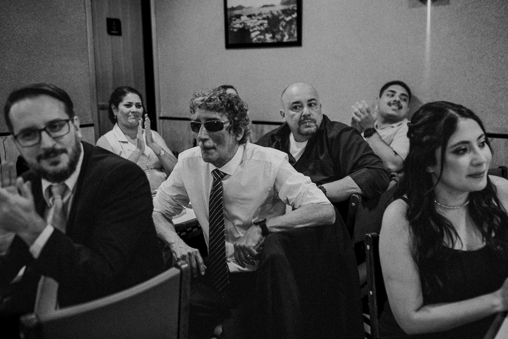Festa de Casamento após o Sacramento do Matrimônio em casamento católico no Grajaú, Rio de Janeiro. Fotografia de casamento por Aline Lelles do Atelier Fotografia Afetiva