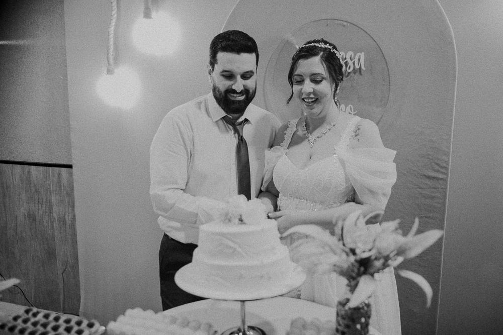 Festa de Casamento após o Sacramento do Matrimônio em casamento católico no Grajaú, Rio de Janeiro. Fotografia de casamento por Aline Lelles do Atelier Fotografia Afetiva