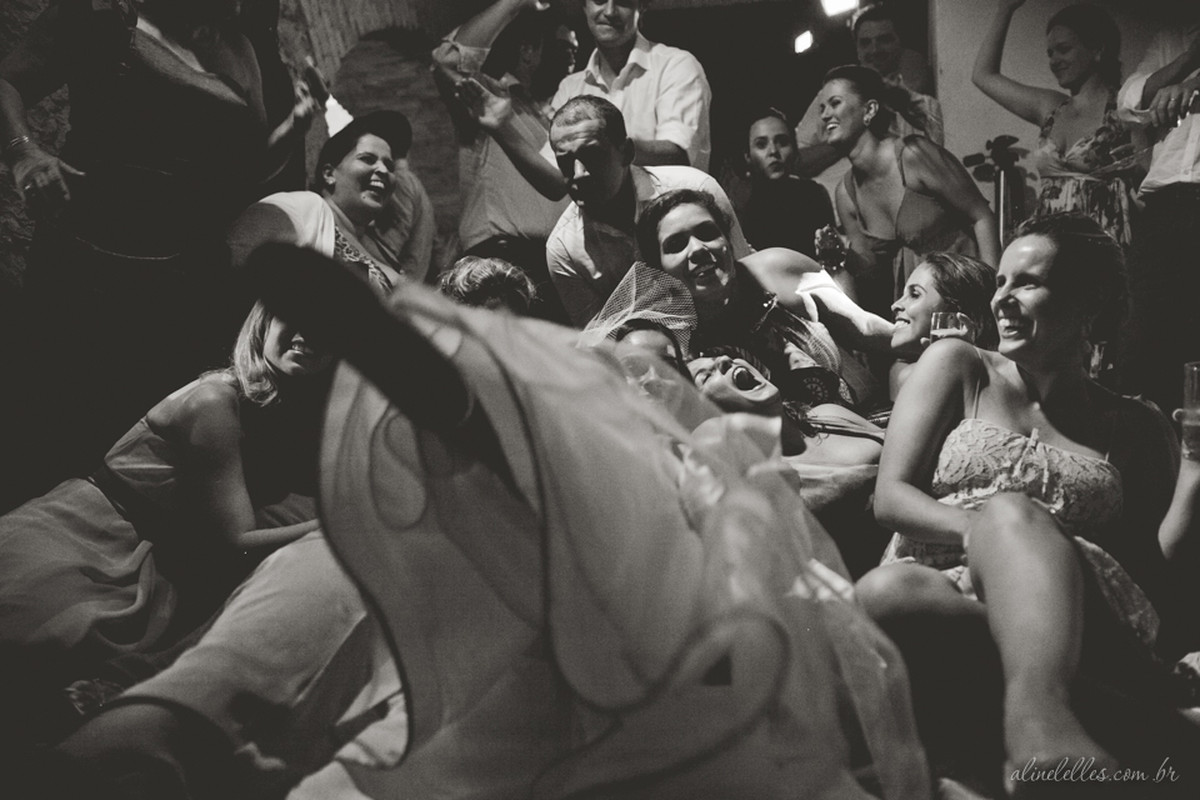 Fotografia Afetiva Aline Lelles Rodrigo Wittitz, Fotografia de Casamento, making off da noiva, Festa de Casamento, Bouquet, Decoração de Casamento, Vestido de Noiva, Hotel Santa Teresa - RJ