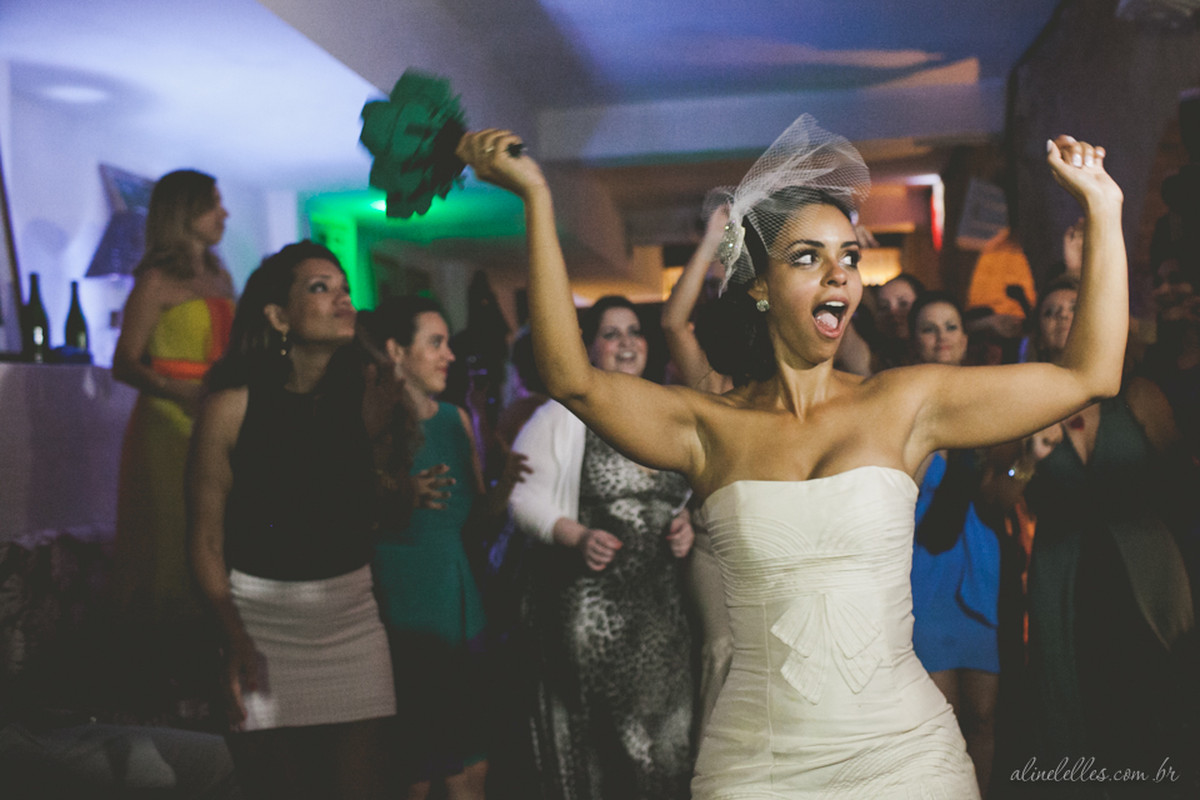 Fotografia Afetiva Aline Lelles Rodrigo Wittitz, Fotografia de Casamento, making off da noiva, Festa de Casamento, Bouquet, Decoração de Casamento, Vestido de Noiva, Hotel Santa Teresa - RJ