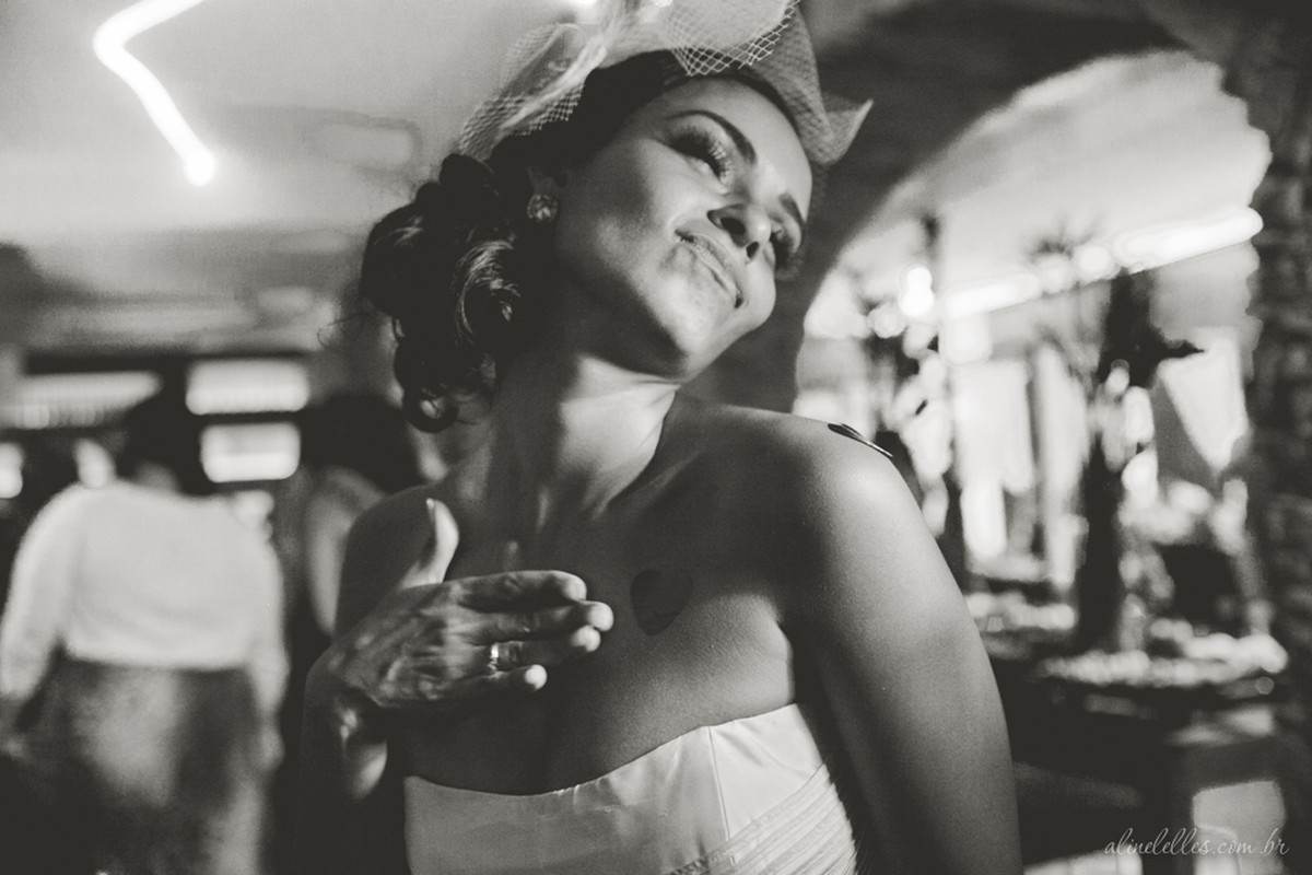 Fotografia Afetiva Aline Lelles Rodrigo Wittitz, Fotografia de Casamento, making off da noiva, Festa de Casamento, Bouquet, Decoração de Casamento, Vestido de Noiva, Hotel Santa Teresa - RJ