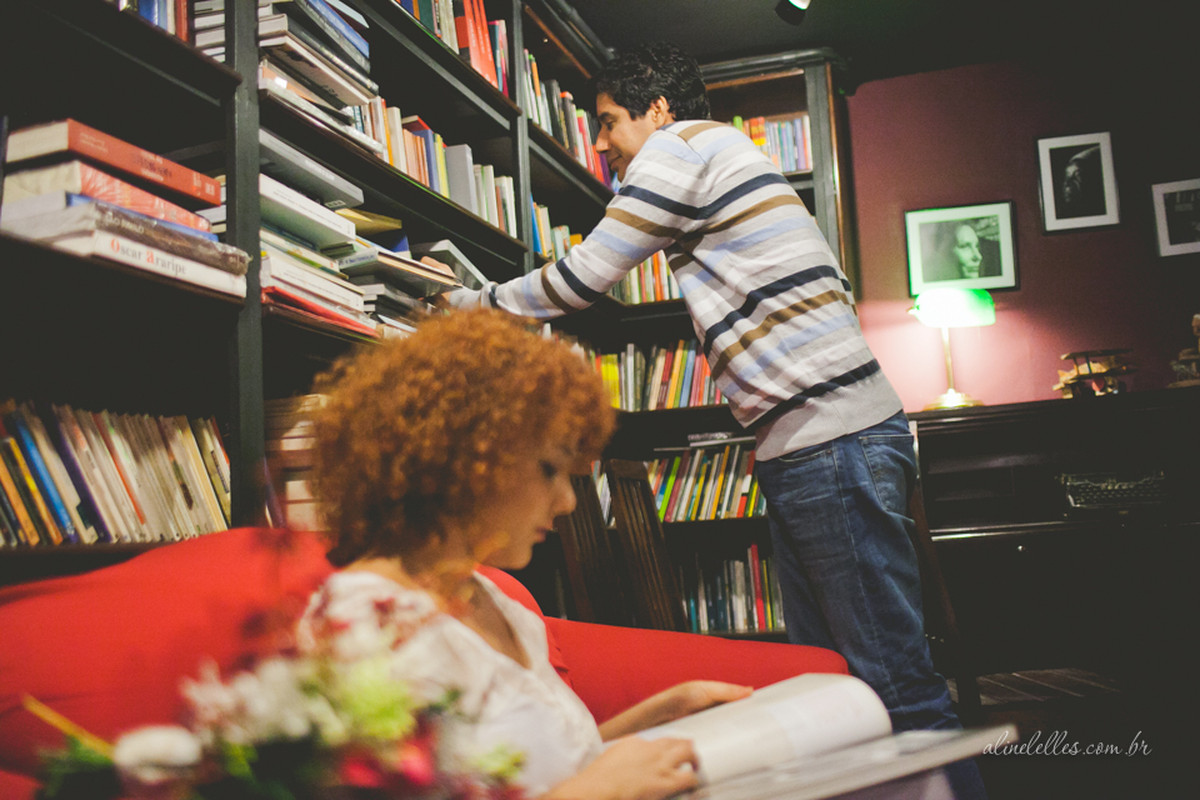 Livros, chás e histórias de amor | Ensaio de Casal Rio de Janeiro | Winnee e Ângelo