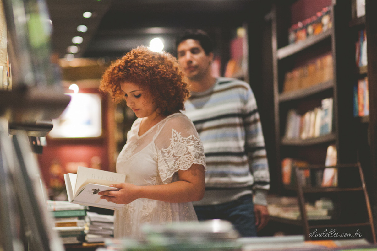 Livros, chás e histórias de amor | Ensaio de Casal Rio de Janeiro | Winnee e Ângelo