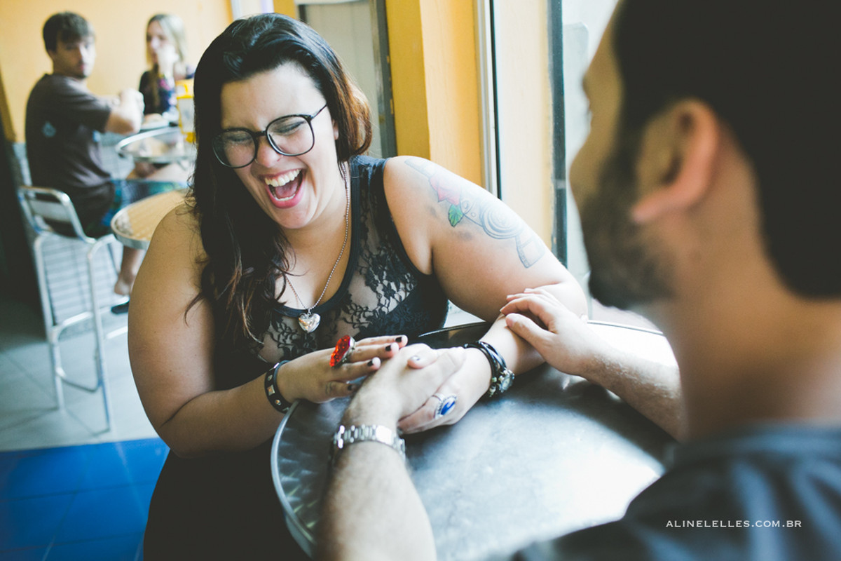 aline lelles, aula de fotografia, como fotografar de tarde, como fotografar de dia, como fotografar com luz natural, alegria, vinicius de moraes, soneto de fidelidade, grajau, curso de fotografia, e-session, engagement session, ensaio, ensaio de casal, en