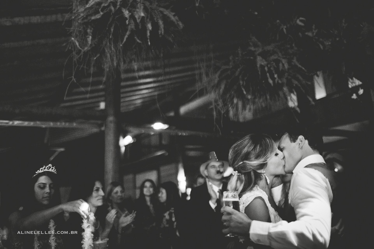 Affective Photography, Wedding Photography, Making Off Bride, Making Off Groom, Wedding Party, Wedding Photos, Groom Photos, Wedding Decor, Aline Lelles and Rodrigo Wittitz