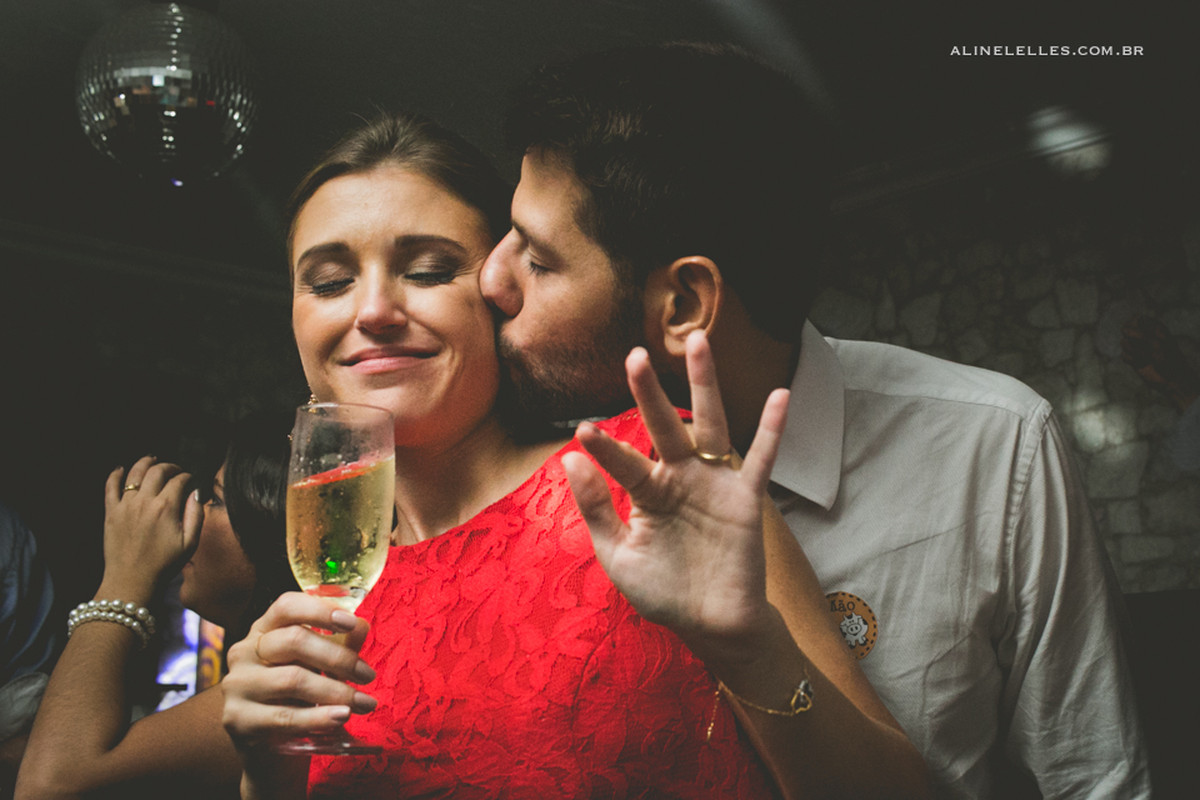 Fotografia Afetiva Aline Lelles Rodrigo Wittitz, Fotografia de Casamento, making off da noiva, Festa de Casamento, Bouquet, Decora&ccedil;&atilde;o de Casamento, Vestido de Noiva, Espa&ccedil;o Boa Vista  - RJ