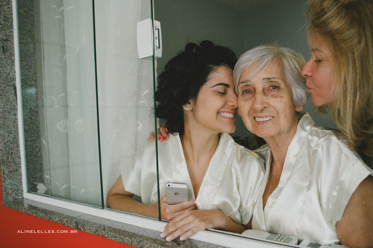 Fotografia Afetiva Aline Lelles Rodrigo Wittitz, Fotografia de Casamento, making off da noiva, Festa de Casamento, Bouquet, Decora&ccedil;&atilde;o de Casamento, Vestido de Noiva, RJ