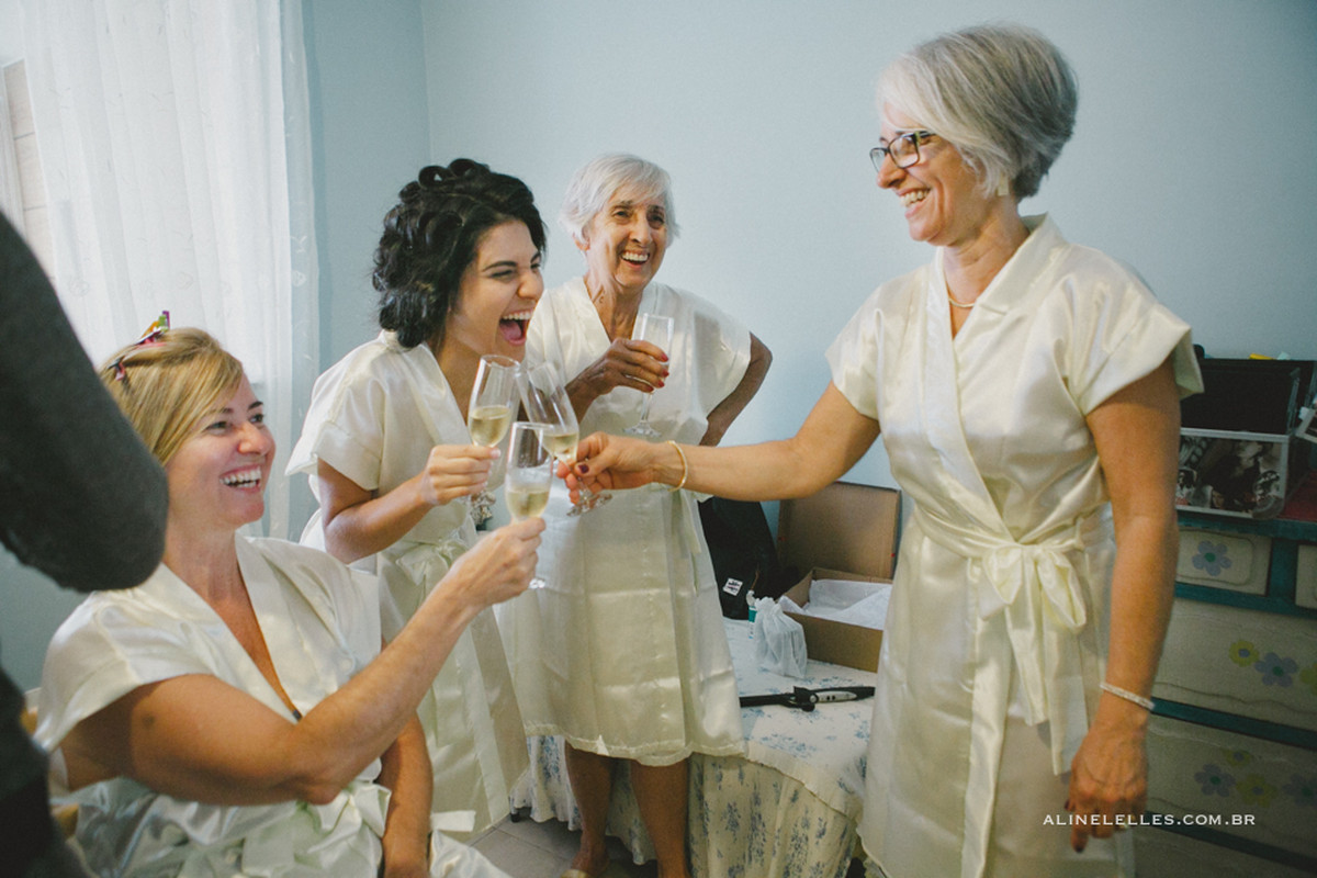 Fotografia Afetiva Aline Lelles Rodrigo Wittitz, Fotografia de Casamento, making off da noiva, Festa de Casamento, Bouquet, Decora&ccedil;&atilde;o de Casamento, Vestido de Noiva, RJ