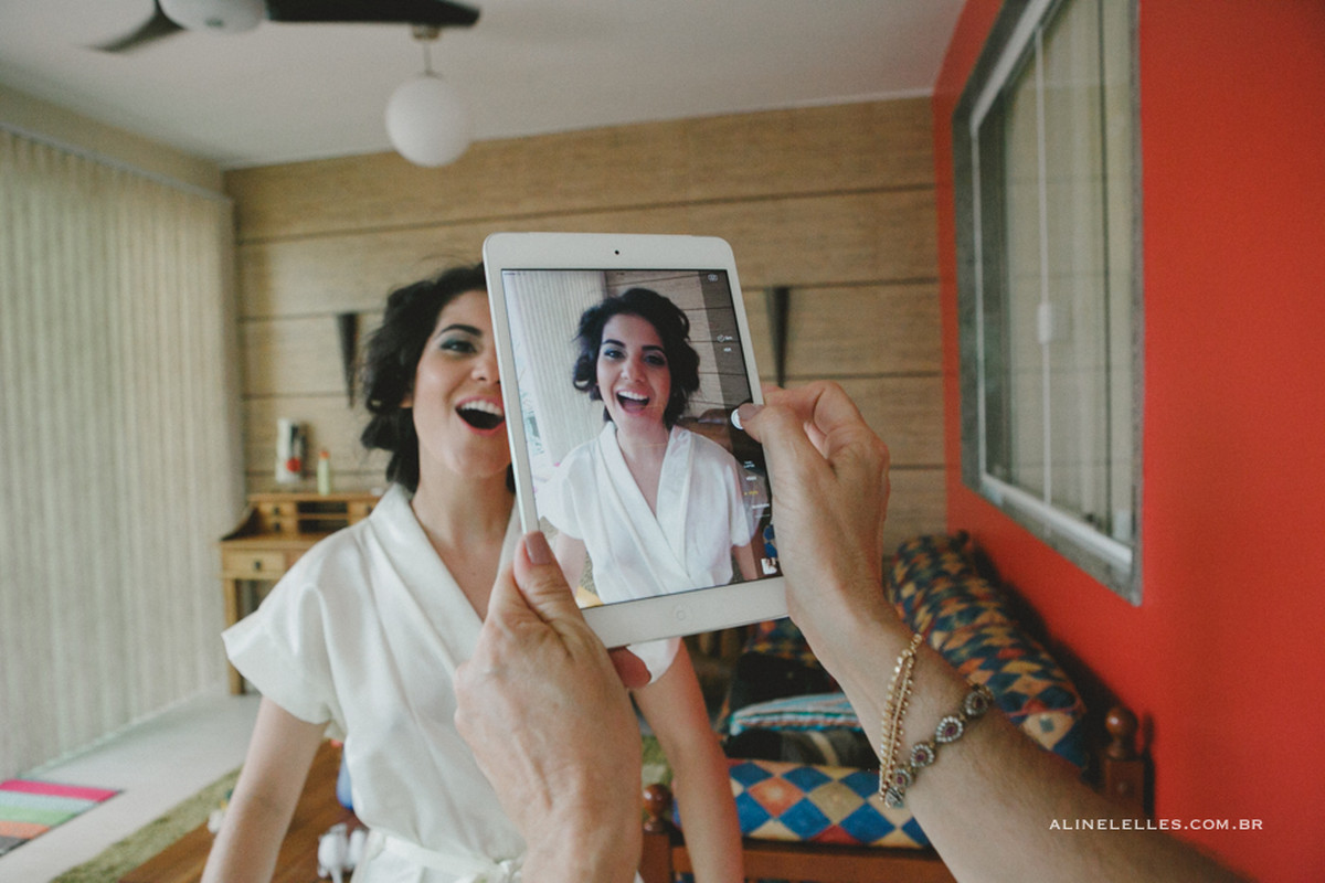 Fotografia Afetiva Aline Lelles Rodrigo Wittitz, Fotografia de Casamento, making off da noiva, Festa de Casamento, Bouquet, Decora&ccedil;&atilde;o de Casamento, Vestido de Noiva, RJ
