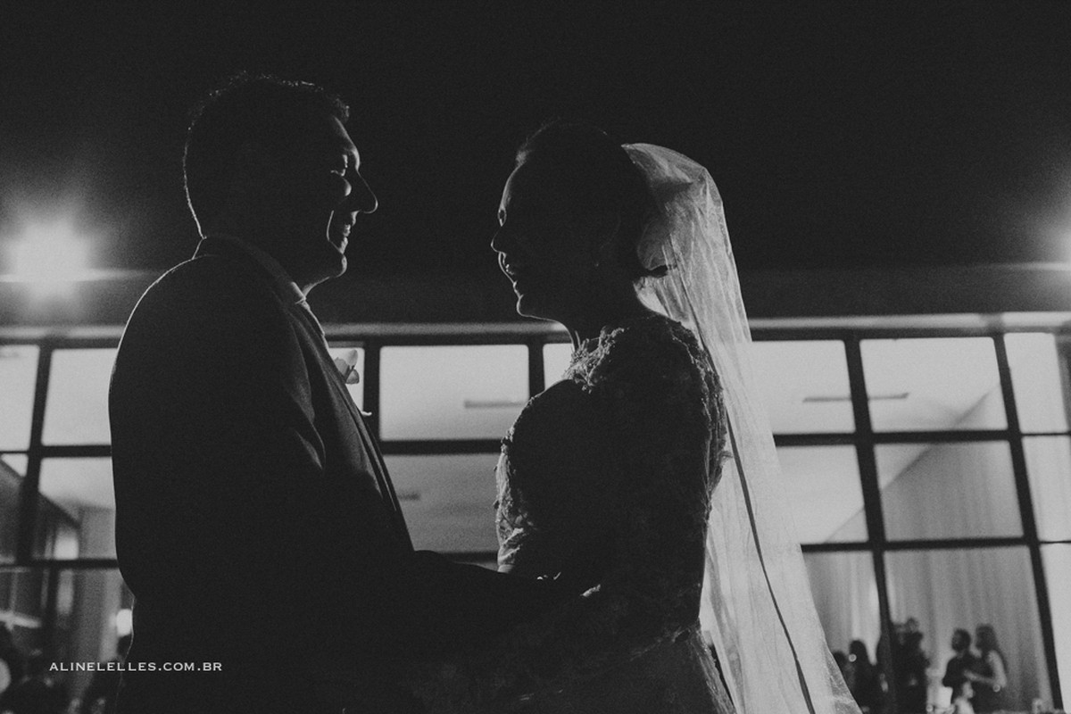 Fotografia Afetiva Aline Lelles Rodrigo Wittitz, Fotografia de Casamento, making off da noiva, Festa de Casamento, Bouquet, Decora&ccedil;&atilde;o de Casamento, Vestido de Noiva, Iate Clube de Belo Horizonte - MG