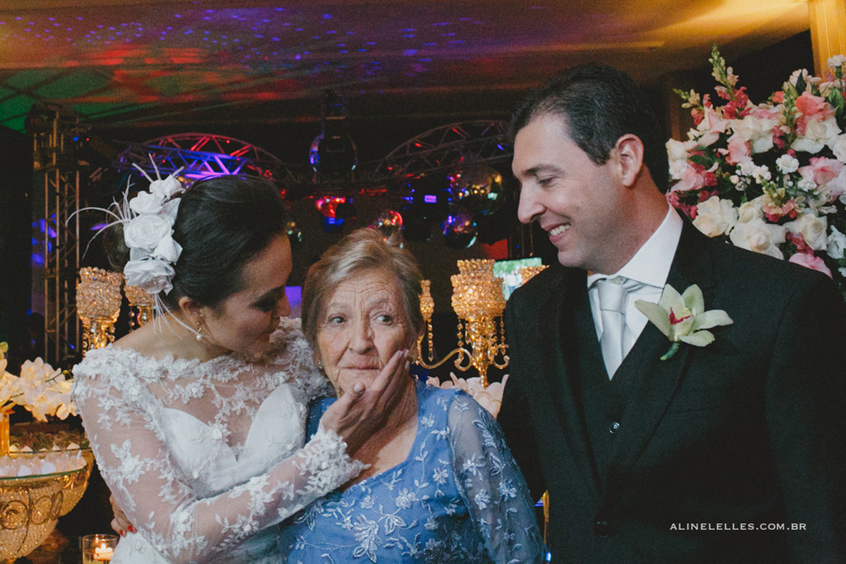 Fotografia Afetiva Aline Lelles Rodrigo Wittitz, Fotografia de Casamento, making off da noiva, Festa de Casamento, Bouquet, Decora&ccedil;&atilde;o de Casamento, Vestido de Noiva, Iate Clube de Belo Horizonte - MG