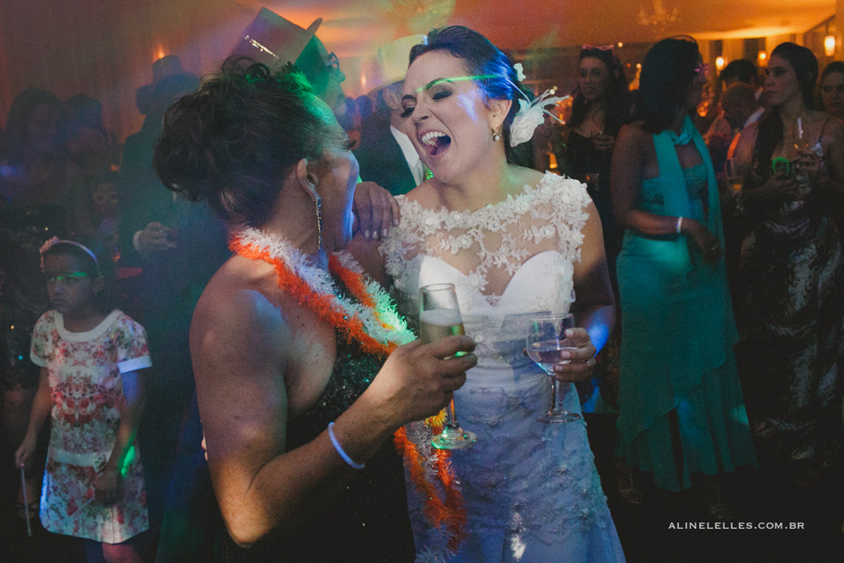 Affective Photography Aline Lelles Rodrigo Wittitz, Wedding Photography, Making Off the Bride, Wedding Party, Bouquet, Wedding Decor, Wedding Dress, Belo Horizonte Yacht Club - MG