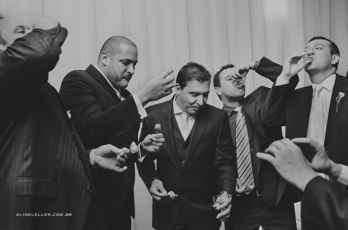 Fotografia Afetiva Aline Lelles Rodrigo Wittitz, Fotografia de Casamento, making off da noiva, Festa de Casamento, Bouquet, Decora&ccedil;&atilde;o de Casamento, Vestido de Noiva, Iate Clube de Belo Horizonte - MG