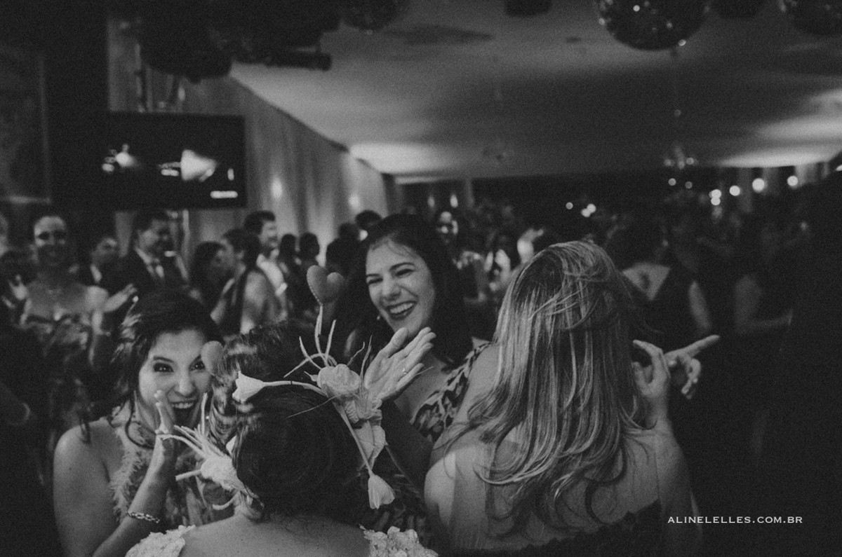 Affective Photography Aline Lelles Rodrigo Wittitz, Wedding Photography, Making Off the Bride, Wedding Party, Bouquet, Wedding Decor, Wedding Dress, Belo Horizonte Yacht Club - MG