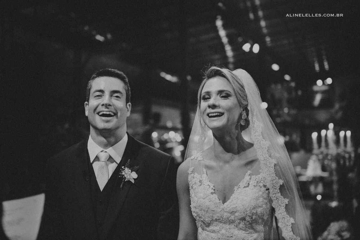 Affective Photography Aline Lelles Rodrigo Wittitz, Wedding Photography, Making Off the Bride, Wedding Party, Quinta do Chapeco House Party, Bouquet, Wedding Decoration, Wedding Dress