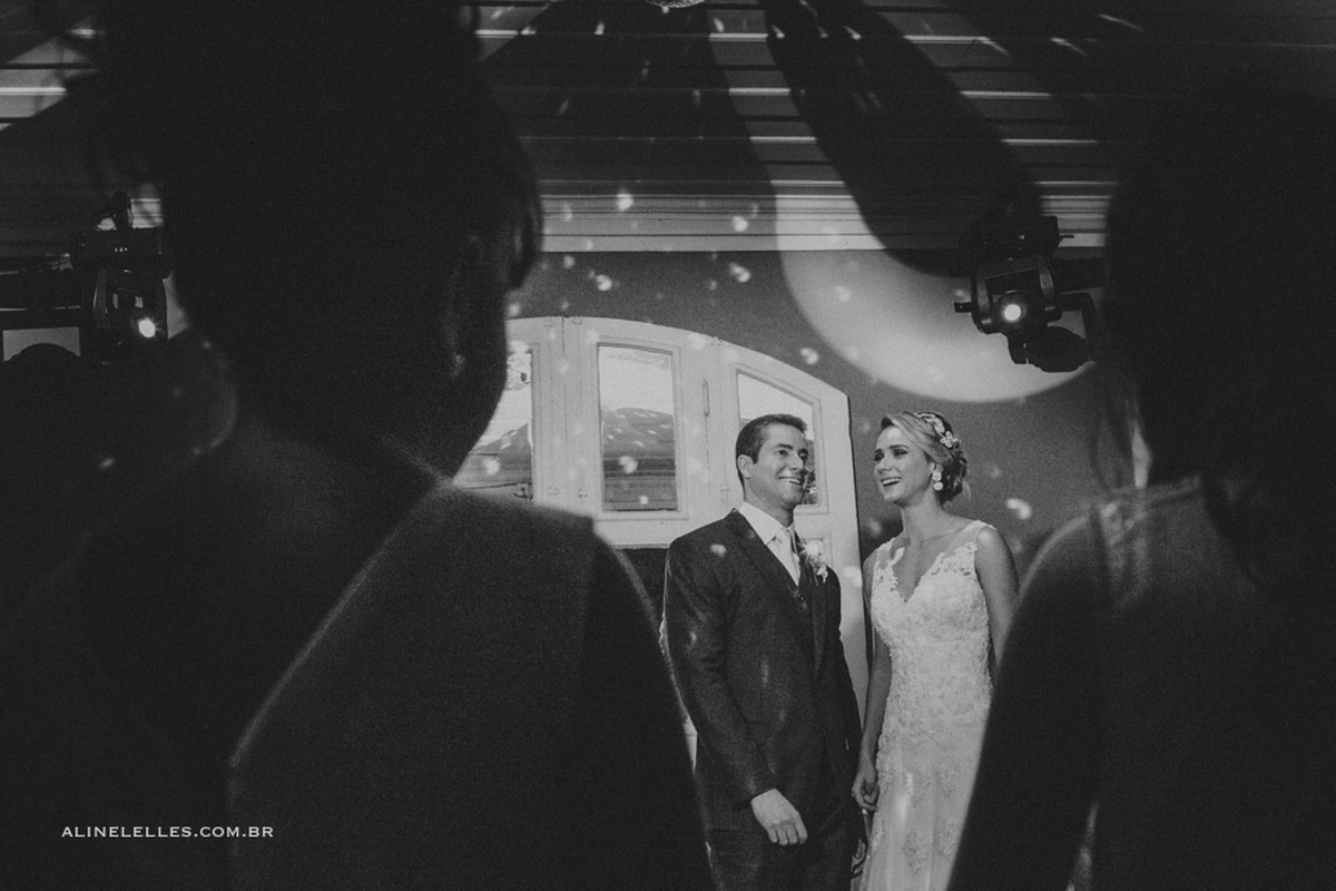 Affective Photography Aline Lelles Rodrigo Wittitz, Wedding Photography, Making Off the Bride, Wedding Party, Quinta do Chapeco House Party, Bouquet, Wedding Decoration, Wedding Dress