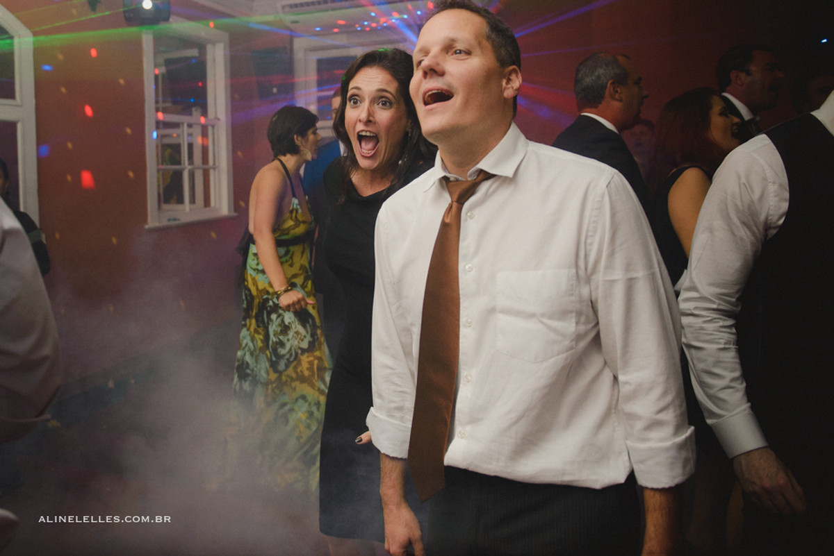 Affective Photography Aline Lelles Rodrigo Wittitz, Wedding Photography, Making Off the Bride, Wedding Party, Quinta do Chapeco House Party, Bouquet, Wedding Decoration, Wedding Dress