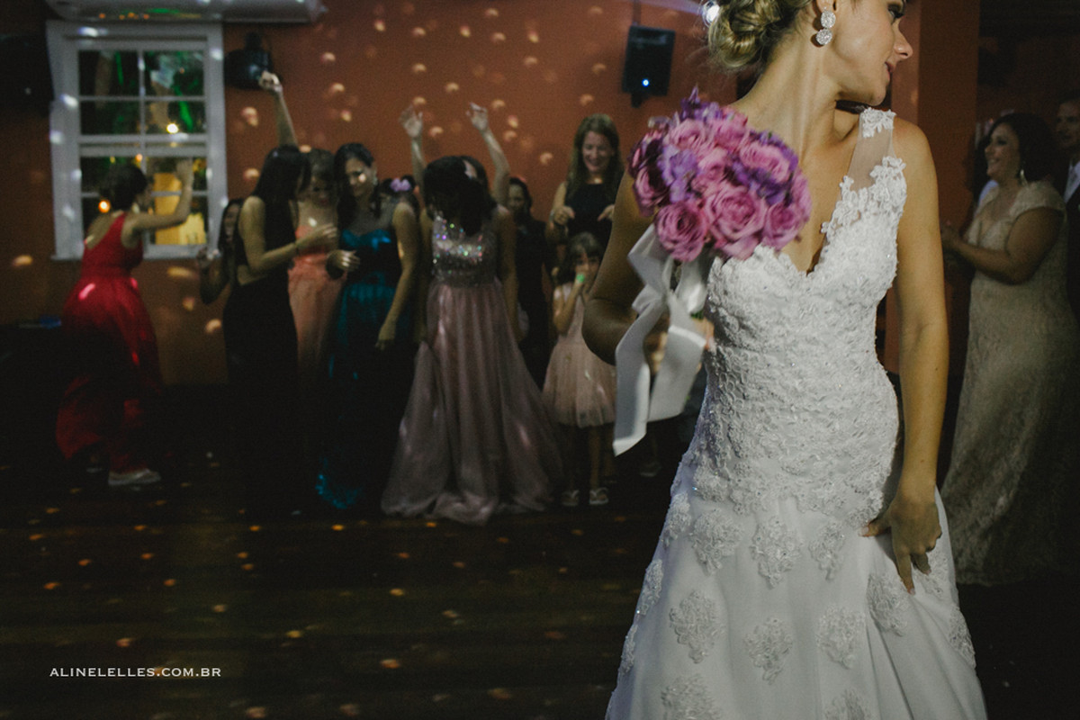 Fotografia Afetiva Aline Lelles Rodrigo Wittitz, Fotografia de Casamento, making off da noiva, Festa de Casamento, Casa de Festas Quinta do Chapec&oacute;, Bouquet, Decora&ccedil;&atilde;o de Casamento, Vestido de Noiva