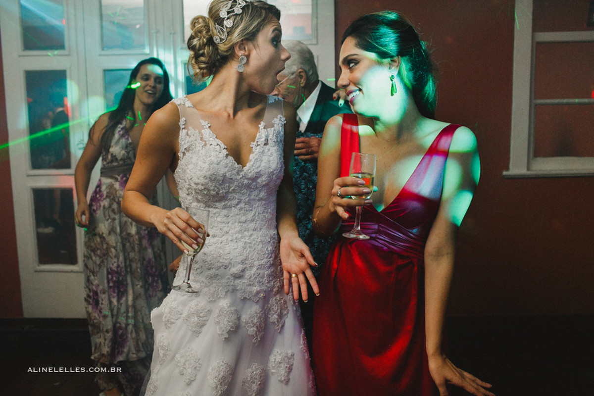 Photographie Affective Aline Lelles Rodrigo Wittitz, Wedding Photography, making off de la mari&eacute;e, robe de soir&eacute;e, Party House Quinta do Chapec&oacute;, Bouquet, D&eacute;coration de mariage, robe de mari&eacute;e