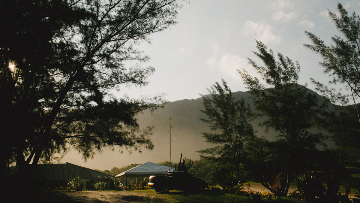 Fotografia Afetiva Aline Lelles Rodrigo Wittitz, Fotografia de Casamento, making off da noiva, Festa de Casamento, Grumari Beach Garden, RJ, Bouquet, Decora&ccedil;&atilde;o de Casamento, Vestido de Noiva